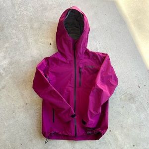 NEw! Womens Terrex TechRo GTX Adidas Jacket in Power Berry, size medium